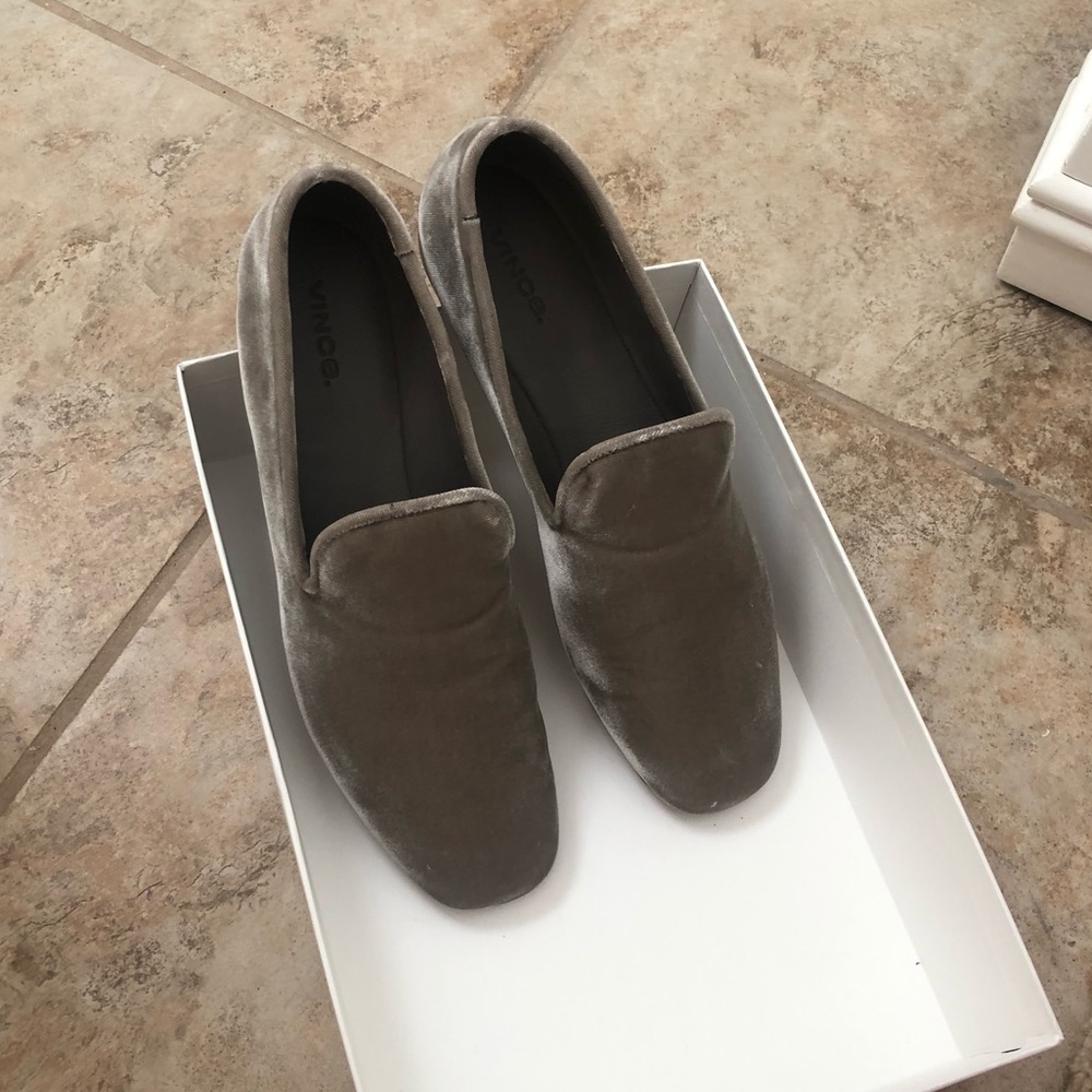 Vince Beige Loafer Size 7